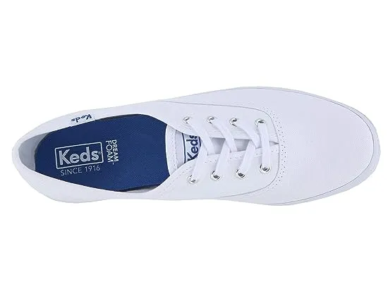 https://images.styletyx.com/images/champion-canvas-cvo-keds-2011524_2.webp