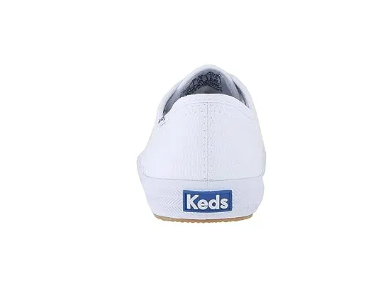 https://images.styletyx.com/images/champion-canvas-cvo-keds-2011524_5.webp