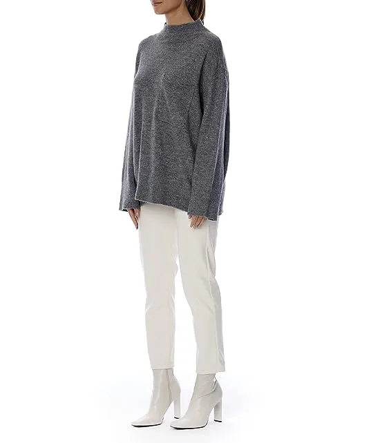 https://images.styletyx.com/images/chelsea-pocket-sweater-lblc-the-label-12926523_2.webp