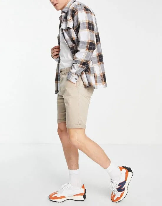 https://images.styletyx.com/images/chino-shorts-in-beige-le-breve-1890735_3.webp