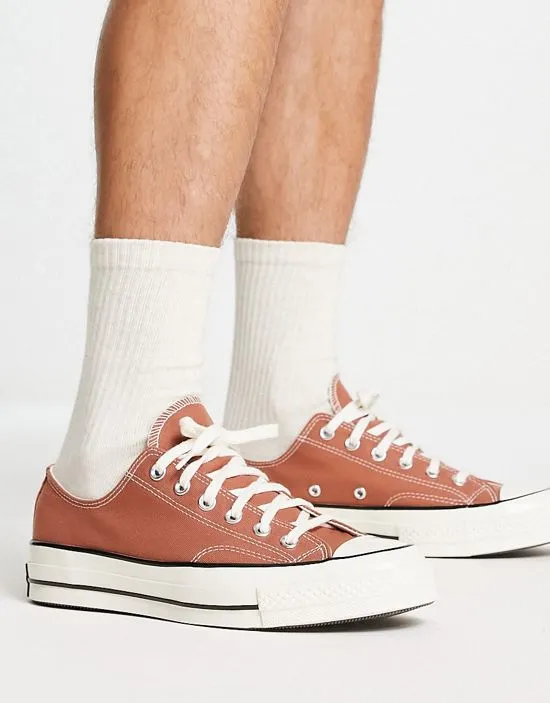 https://images.styletyx.com/images/chuck-70-ox-in-mineral-clay-converse-1869371_4.webp