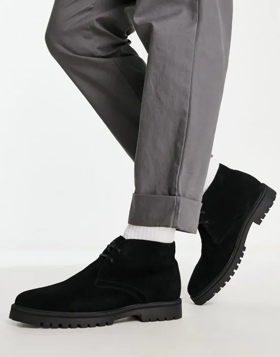 https://images.styletyx.com/images/chunky-desert-boots-in-black-schuh-1870545_4.webp