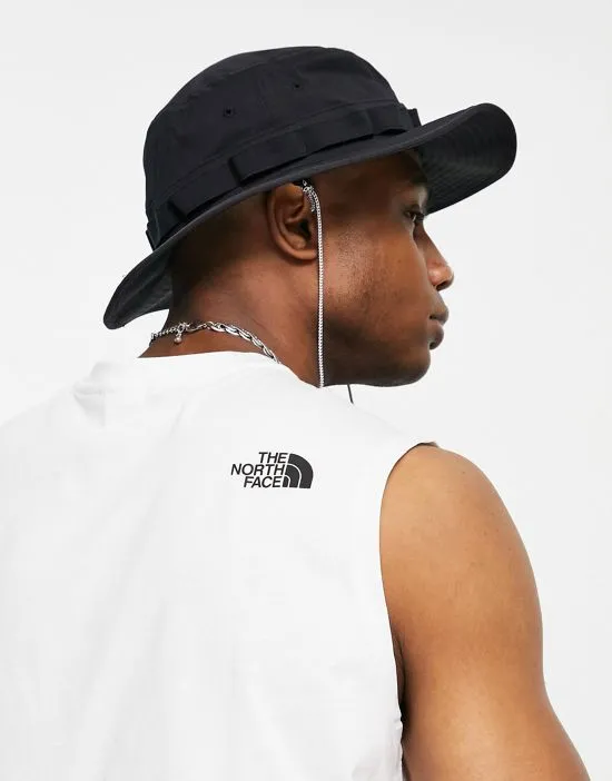 https://images.styletyx.com/images/class-v-bucket-hat-in-black-the-north-face-2193093_2.webp
