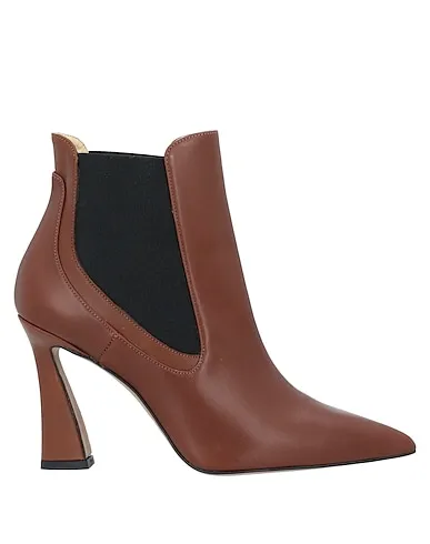 https://images.styletyx.com/images/cocoa-ankle-boot-prezioso-1329141_1.webp