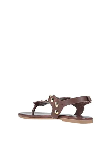 https://images.styletyx.com/images/cocoa-flip-flops-inuovo-1464311_3.webp