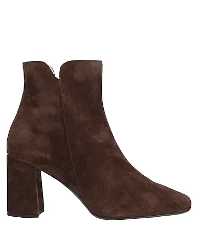 https://images.styletyx.com/images/cocoa-leather-ankle-boot-prezioso-1116655_1.webp