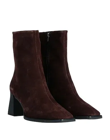 https://images.styletyx.com/images/cocoa-leather-ankle-boot-vagabond-shoemakers-3062559_4.webp