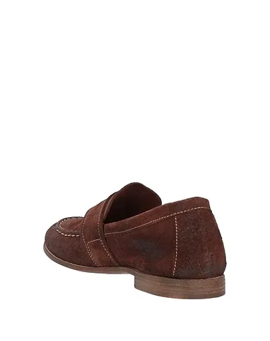 https://images.styletyx.com/images/cocoa-leather-loafers-preventi-710775267_3.webp