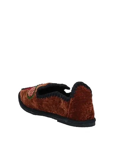 https://images.styletyx.com/images/cocoa-velvet-loafers-apepazza-2983625_3.webp