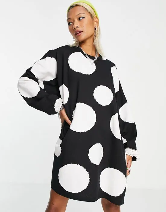 https://images.styletyx.com/images/cocoon-mini-sweat-dress-in-spot-print-native-youth-13060691_2.webp
