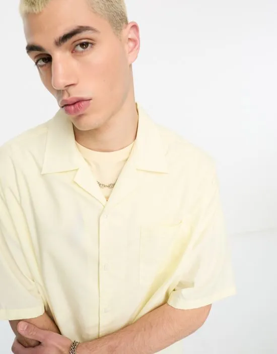 https://images.styletyx.com/images/collusion-revere-poplin-summer-shirt-in-lemon-yellow-collusion-871010908_3.webp