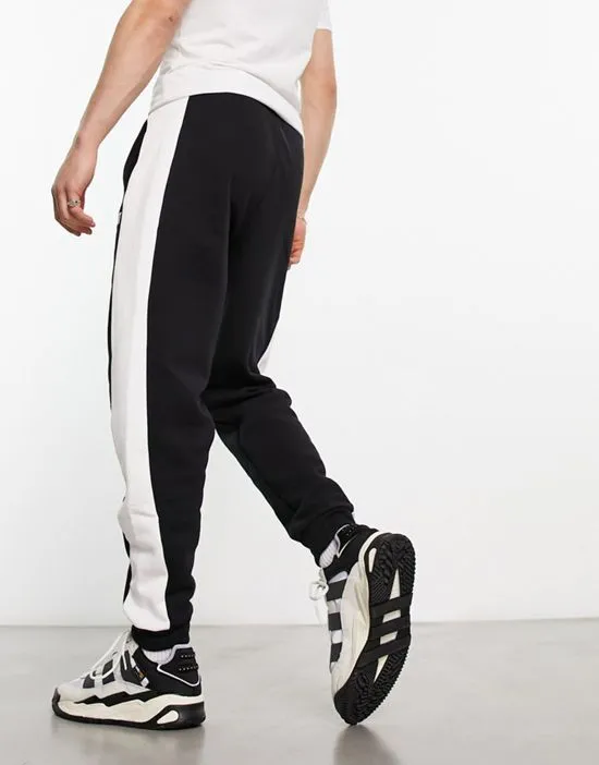 https://images.styletyx.com/images/colorblock-skinny-fit-sweatpants-hiit-13250581_2.webp