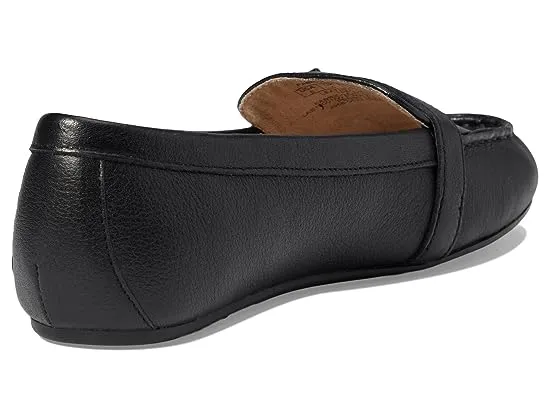 https://images.styletyx.com/images/comfort-penny-loafer-lands-end-2426631_4.webp