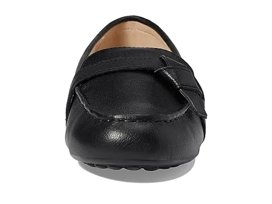 https://images.styletyx.com/images/comfort-penny-loafer-lands-end-2426631_5.webp