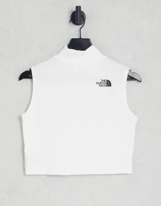 https://images.styletyx.com/images/coordinates-print-mock-neck-tank-top-in-white-the-north-face-1888346_2.webp