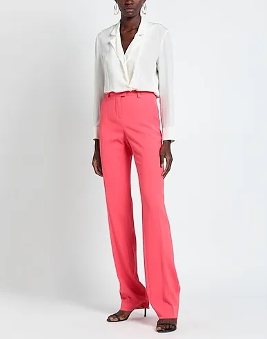 https://images.styletyx.com/images/coral-crepe-casual-pants-roberto-cavalli-549611_2.webp