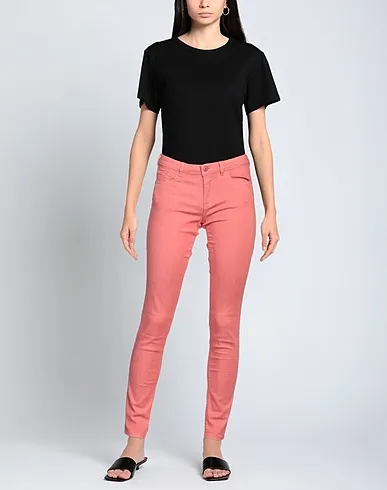 https://images.styletyx.com/images/coral-denim-denim-pants-maison-scotch-13346423_2.webp