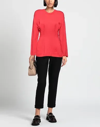 https://images.styletyx.com/images/coral-knitted-sweater-comme-des-garcons-725477763_2.webp