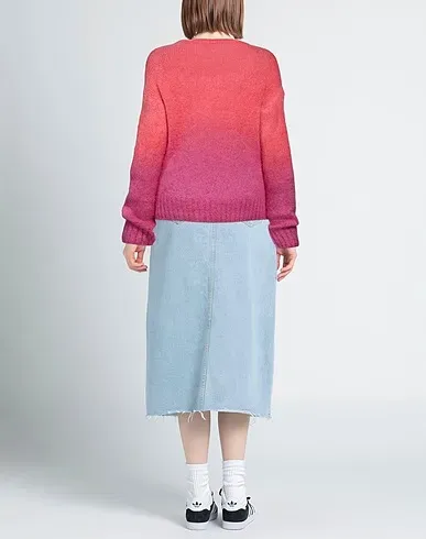 https://images.styletyx.com/images/coral-knitted-sweater-now-1754912071_3.webp