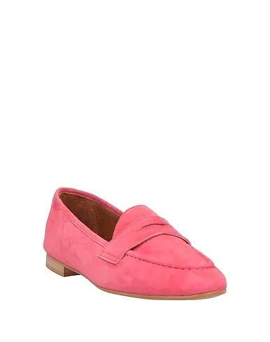 https://images.styletyx.com/images/coral-leather-loafers-bruglia-12955337_2.webp