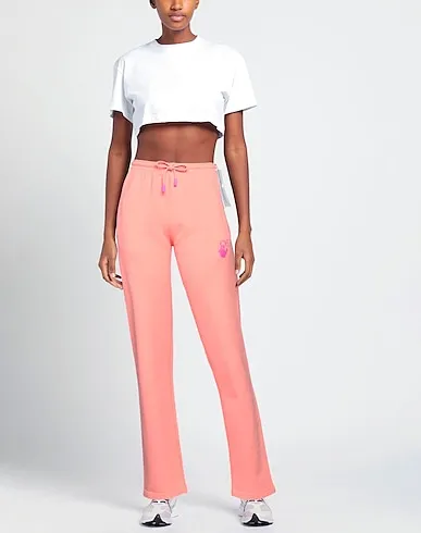 https://images.styletyx.com/images/coral-sweatshirt-casual-pants-off-white-13235704_2.webp