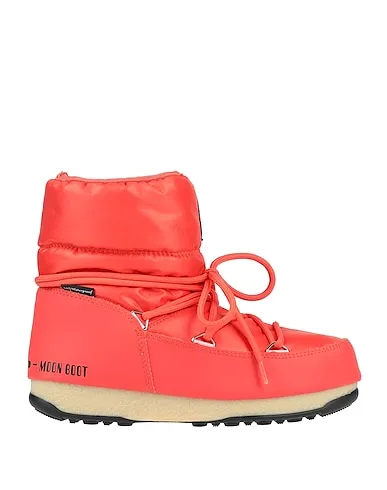 https://images.styletyx.com/images/coral-techno-fabric-ankle-boot-moon-boot-low-nylon-wp-2-moon-boot-493714_1.webp