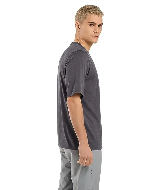 https://images.styletyx.com/images/cormac-logo-short-sleeve-arcteryx-161019828_5.webp
