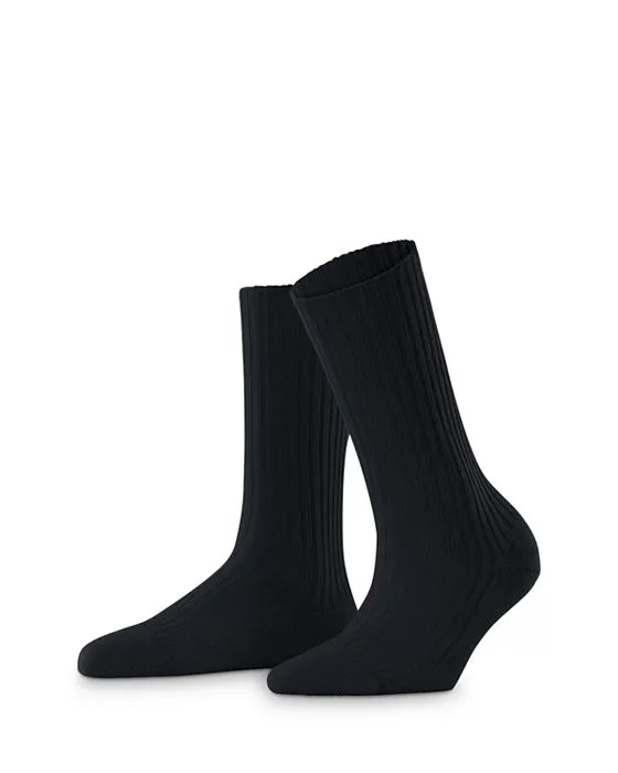 https://images.styletyx.com/images/cosy-wool-ribbed-boot-socks-falke-2514761_1.webp