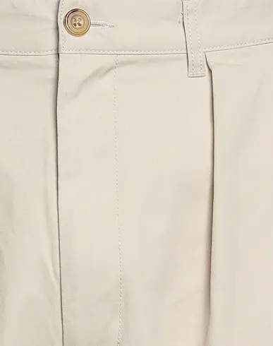 https://images.styletyx.com/images/cream-gabardine-casual-pants-beams-219262071_4.webp
