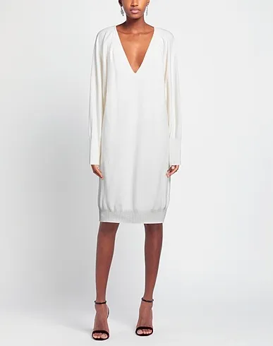https://images.styletyx.com/images/cream-knitted-midi-dress-circus-hotel-845004092_2.webp
