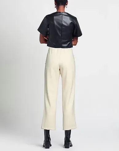 https://images.styletyx.com/images/cream-plain-weave-casual-pants-meme-road-710615994_3.webp