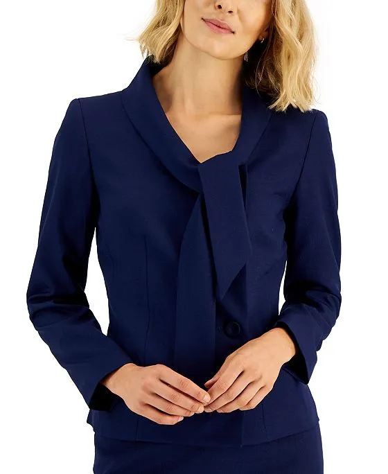 https://images.styletyx.com/images/crepe-tie-collar-jacket-pencil-skirt-regular-and-petite-sizes-le-suit-13488811_3.webp
