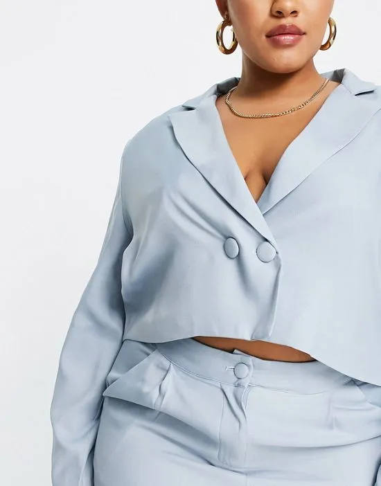https://images.styletyx.com/images/crop-blazer-in-blue-missguided-plus-13251360_4.webp