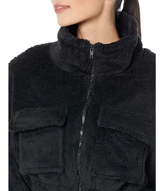 https://images.styletyx.com/images/crop-sherpa-jacket-heroine-sport-3323297_3.webp