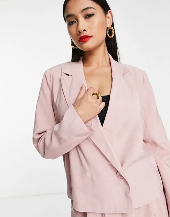 https://images.styletyx.com/images/cropped-blazer-in-pale-rose-part-of-a-set-y-a-s-3261636_3.webp