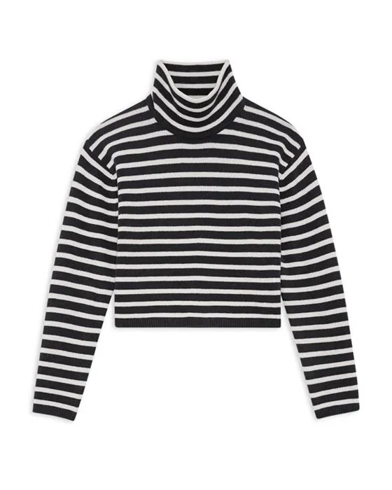 https://images.styletyx.com/images/cropped-mock-neck-sweater-theory-1906357939_5.webp