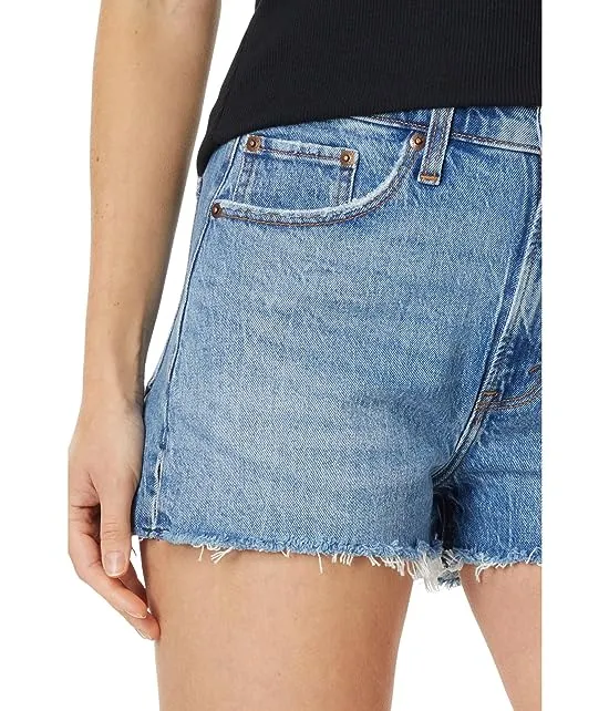 https://images.styletyx.com/images/curve-love-high-rise-mom-short-abercrombie-fitch-1004816112_3.webp