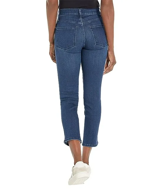 https://images.styletyx.com/images/curvy-mid-rise-stovepipe-jeans-in-dahill-wash-madewell-16573508_2.webp