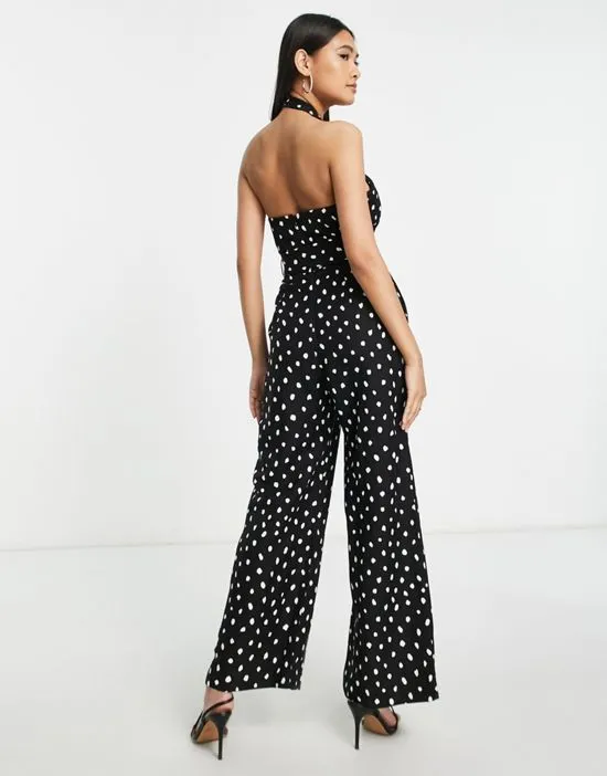 https://images.styletyx.com/images/cut-out-halterneck-wide-leg-jumpsuit-in-polka-dot-ever-new-3178002_2.webp