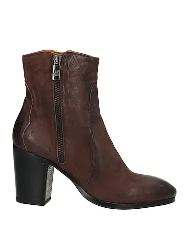 https://images.styletyx.com/images/dark-brown-leather-ankle-boot-jo-ghost-13219487_1.webp