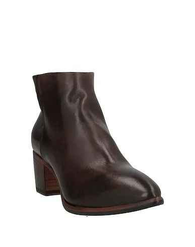 https://images.styletyx.com/images/dark-brown-leather-ankle-boot-preventi-1003739273_2.webp