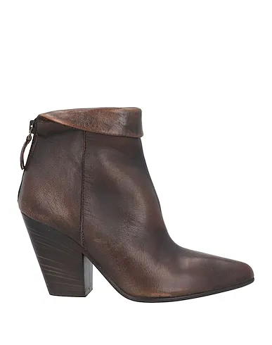 https://images.styletyx.com/images/dark-brown-leather-ankle-boot-zoe-1225332227_1.webp