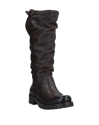 https://images.styletyx.com/images/dark-brown-leather-boots-pierfrancesco-vincenti-872997100_2.webp
