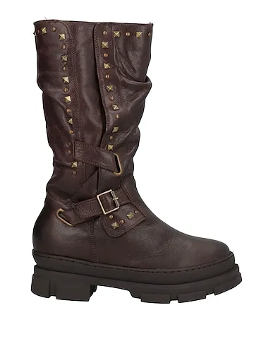 https://images.styletyx.com/images/dark-brown-leather-boots-pregunta-13376099_1.webp