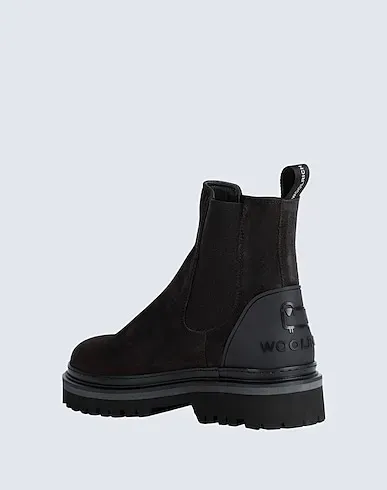 https://images.styletyx.com/images/dark-brown-leather-boots-woolrich-3169590_3.webp