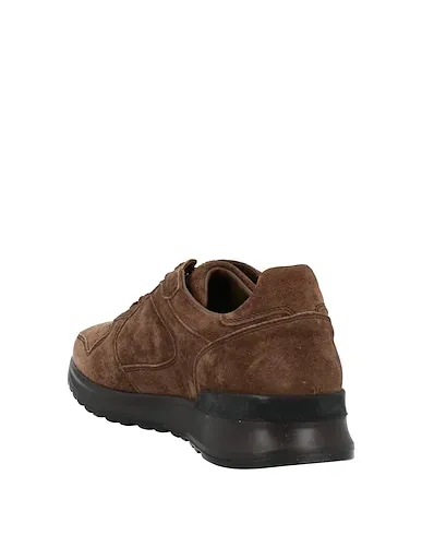 https://images.styletyx.com/images/dark-brown-leather-sneakers-brian-cress-711561638_3.webp