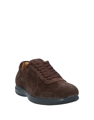 https://images.styletyx.com/images/dark-brown-leather-sneakers-brian-cress-875076246_2.webp