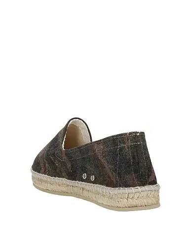 https://images.styletyx.com/images/dark-green-canvas-espadrilles-oas-824938_3.webp