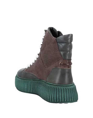 https://images.styletyx.com/images/dark-green-leather-sneakers-manas-2936526_3.webp