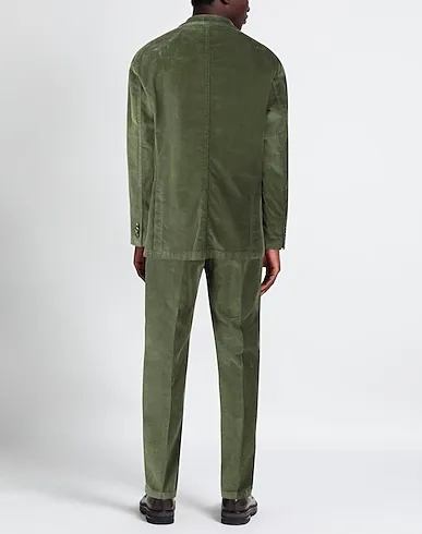 https://images.styletyx.com/images/dark-green-velvet-suits-boglioli-1003663964_2.webp